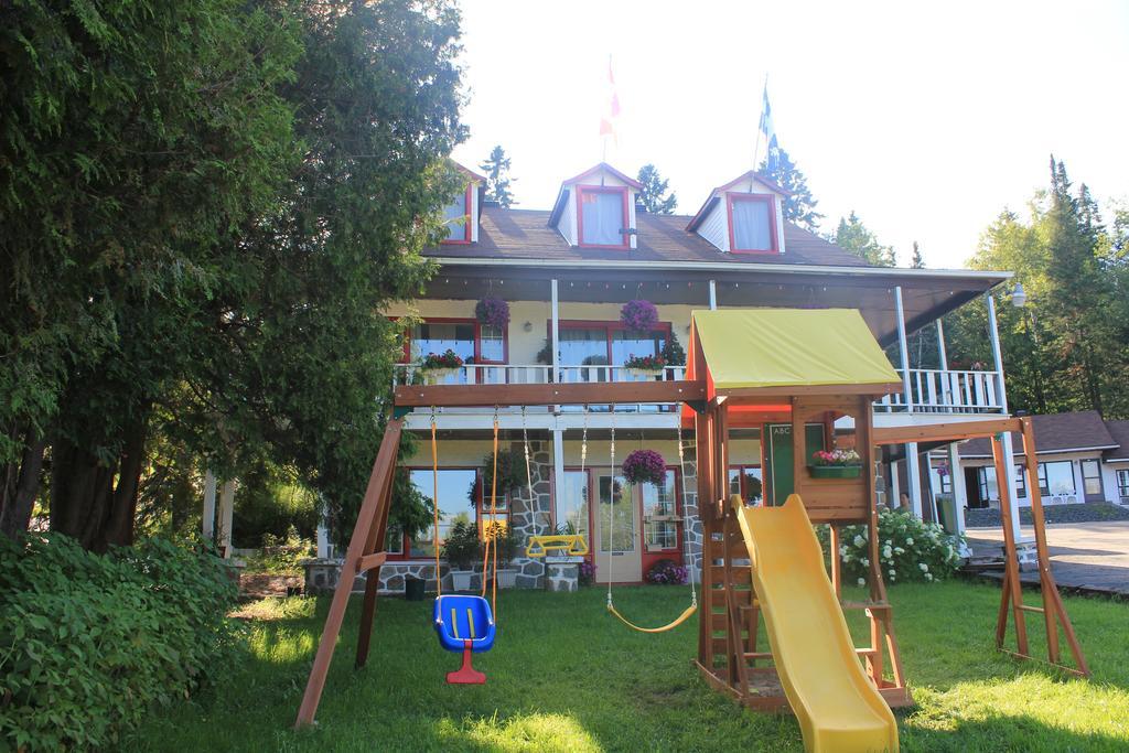 Motel Des Pays D'En Haut Val-David Extérieur photo