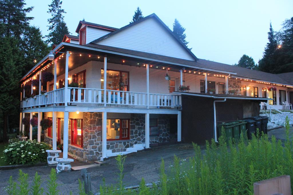 Motel Des Pays D'En Haut Val-David Extérieur photo