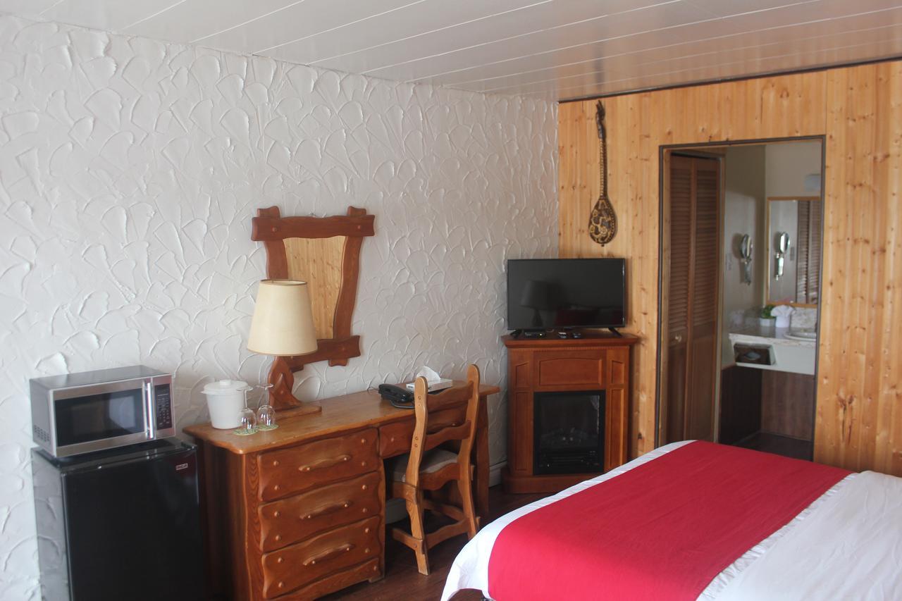 Motel Des Pays D'En Haut Val-David Extérieur photo