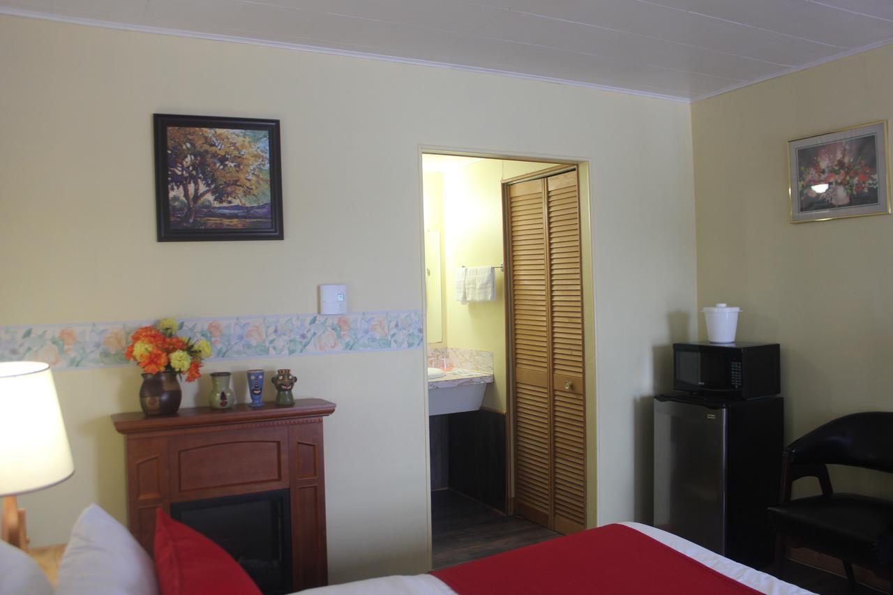 Motel Des Pays D'En Haut Val-David Extérieur photo
