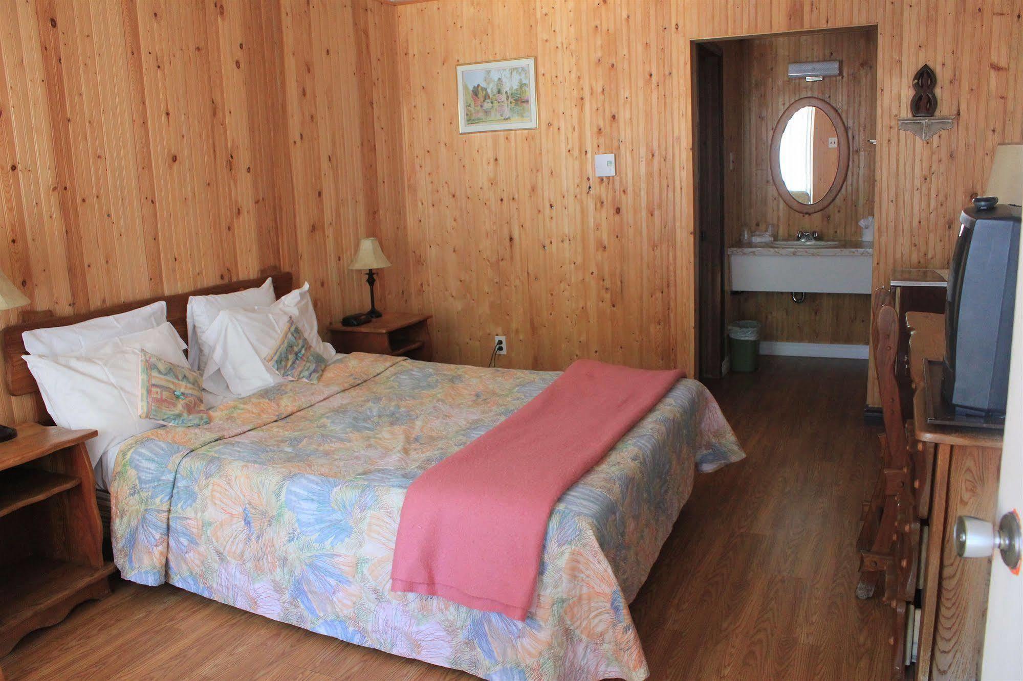 Motel Des Pays D'En Haut Val-David Extérieur photo